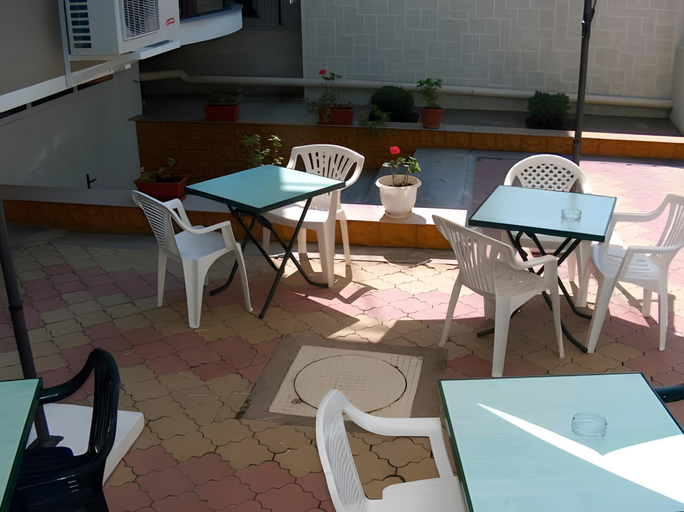 Others 4, Casa Grande, Agigea