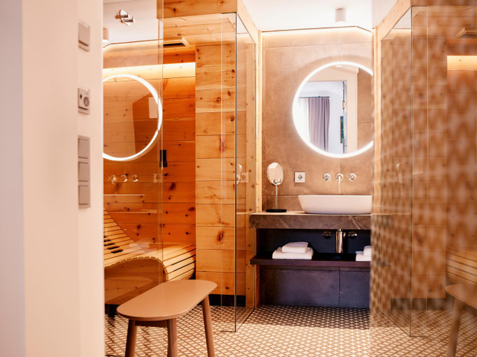 Bathroom 4, TAUROA Seehotel Grundlsee, Liezen