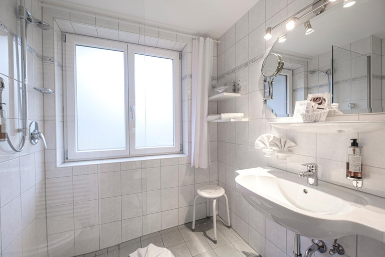 Bathroom 4, Hotel Bad Rain mit Oberstaufen PlusGolf, Oberallgäu
