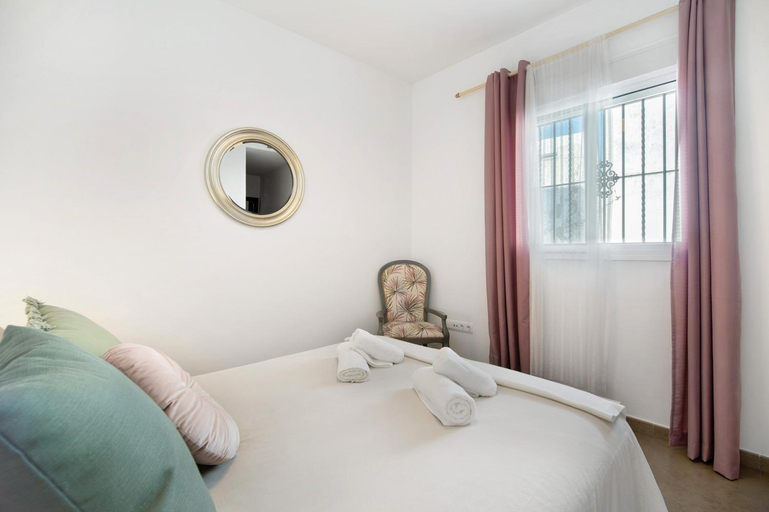 Bedroom 2, Piso arquillo del reloj, Cádiz