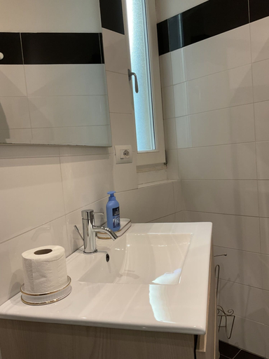 Bathroom, Coach 6, Florence