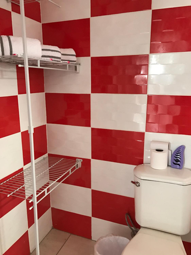 Bathroom 2, Hostal Compostela Inn, David