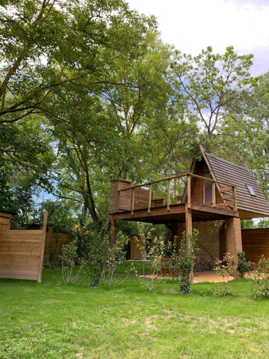 Exterior 1