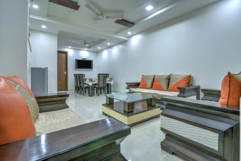 Others 3, Hostmystay-3bhk Nehru place! Park, West