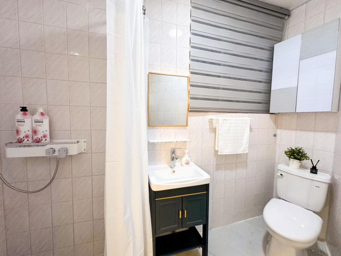 Others 4, STAY ROCK 樂 2 Room 3 Beds 3 min from Ewha Univ stn, Mapo