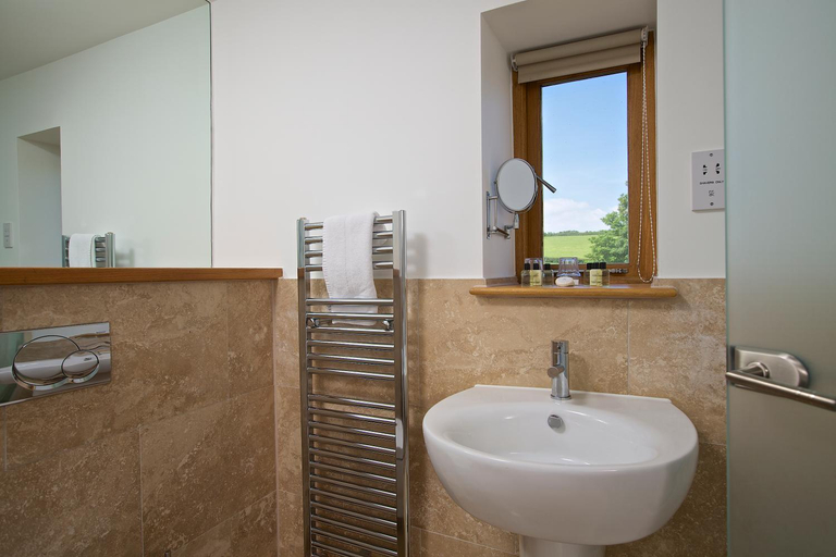 Bathroom 3, Dartmouth Green Lodges, Devon