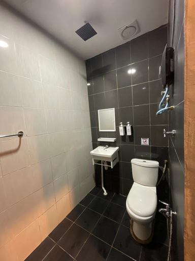 Bathroom 5, The Sky Inn, Kuantan