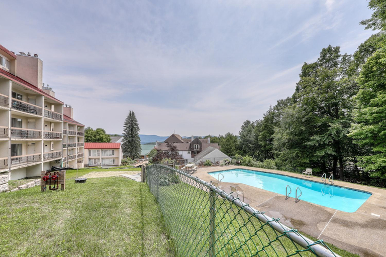 Exterior & Views