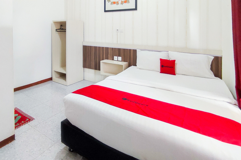 RedDoorz Syariah @ Penginapan Eby Padang, Bukittinggi