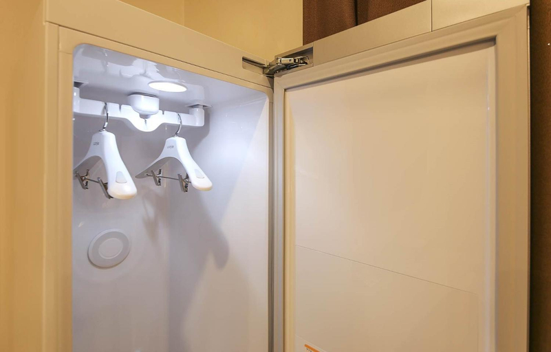 Bathroom 3, No.25 Mokpo Sangdong, Muan