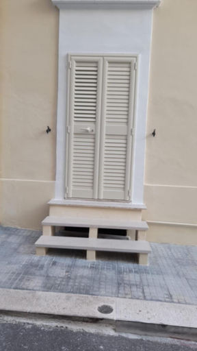 Others 5, Alta Borghesia, Bari