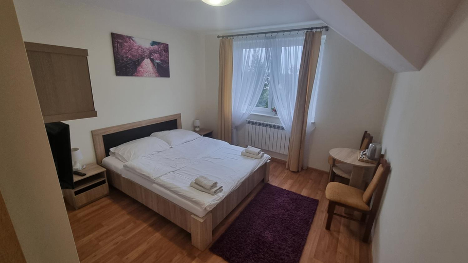 Others 4, Hotel MONIKA, Maków