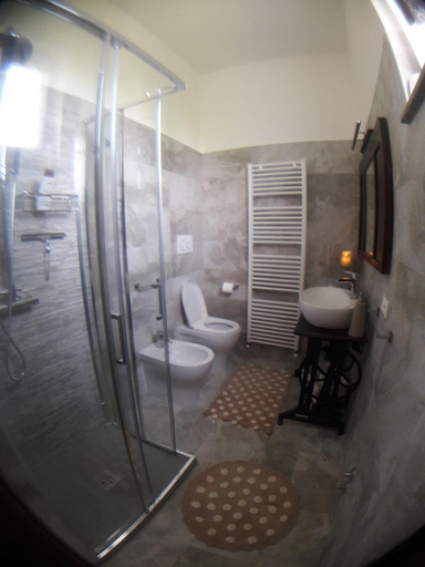 Others 2, Affittacamere B&B Caorso, Piacenza