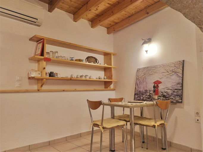 Food & Drinks 4, Odyssey House, Crete