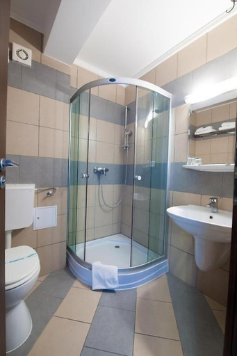 Others 5, Hotel Ana, Arad