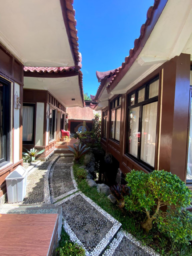 Exterior 26