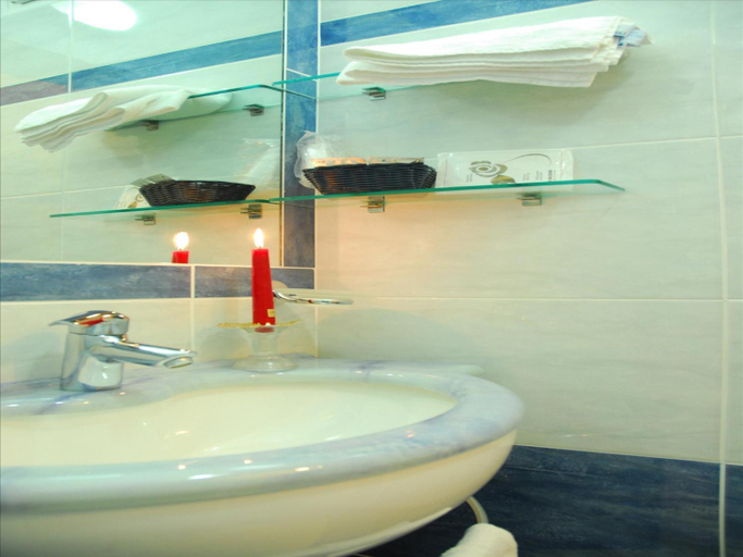 Bathroom 3, Hotel Veliero, Rimini