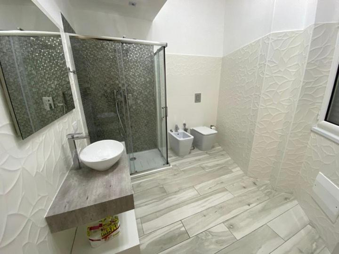 Bathroom 3, Casa D'Amore, Napoli