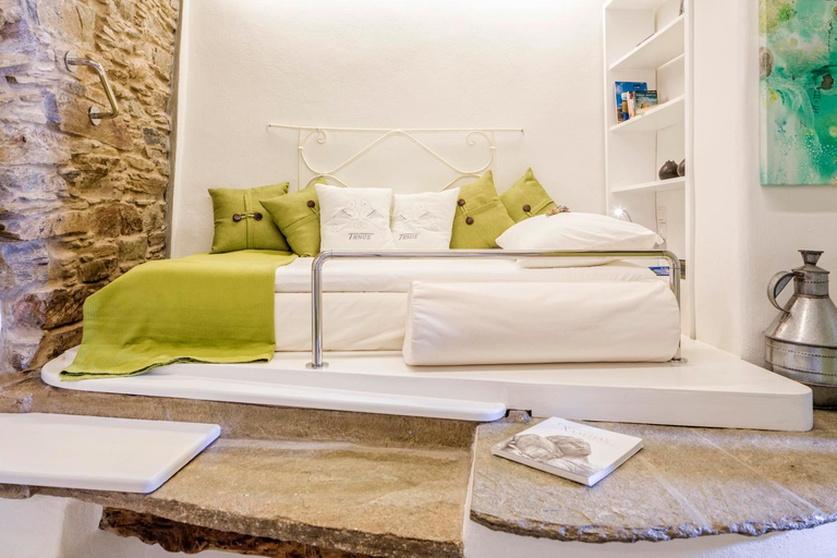 Bedroom 4, Crossroads Inn Traditional Lodging, South Aegean