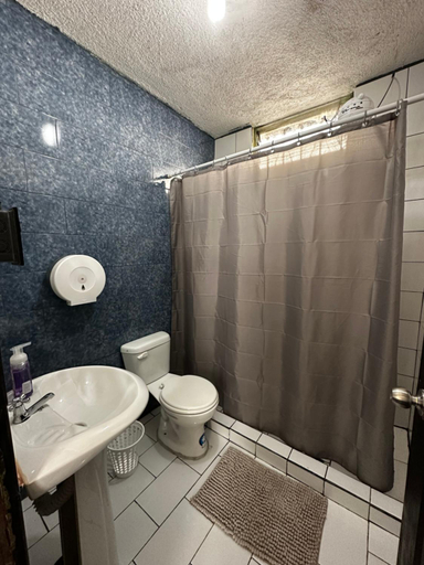 Bathroom 3, CASA MAGNOLIA, ZONA 12