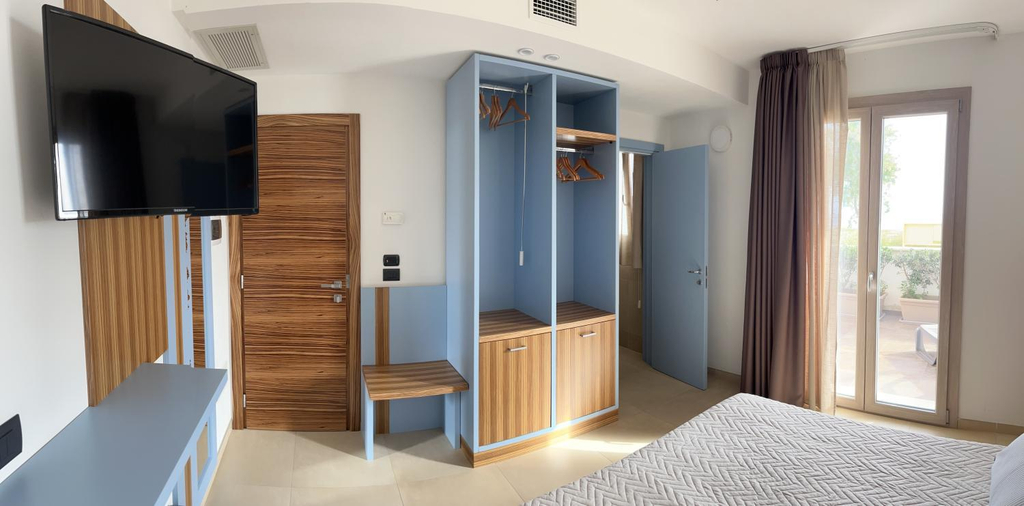 Others 5, Almare' B&b, Brindisi