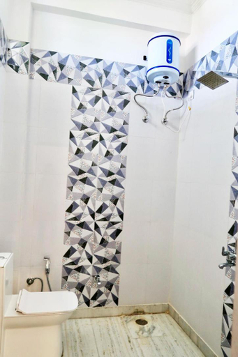 Bathroom 1, AarambhResidencybyStayApart, Chhatarpur