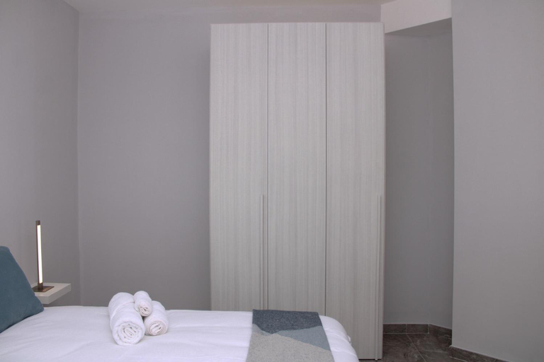 Others 3, JOHN'S ROOMS, Potenza