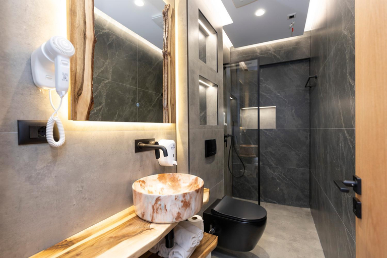 Bathroom 3, Hotel Joni Premium, Sarandës