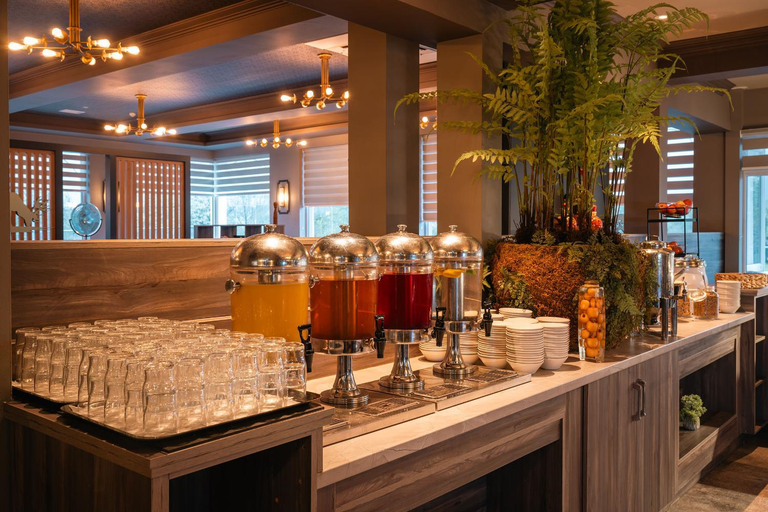 Food & Drinks 5, The Gleneagle Hotel & Apartments