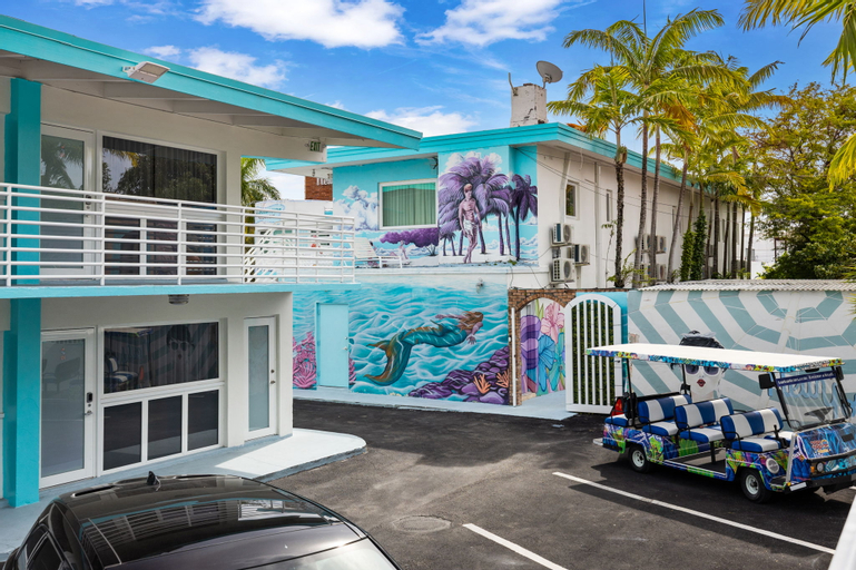 Exterior & Views