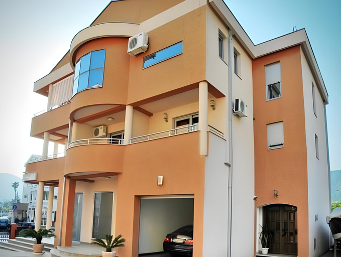 Others 3, Apartments Boreta