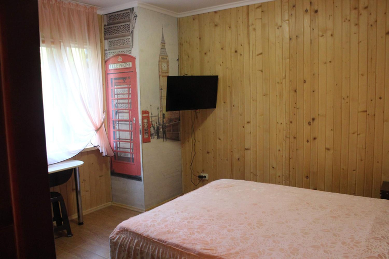 Bedroom 2, Мандри, Drohobyts'kyi