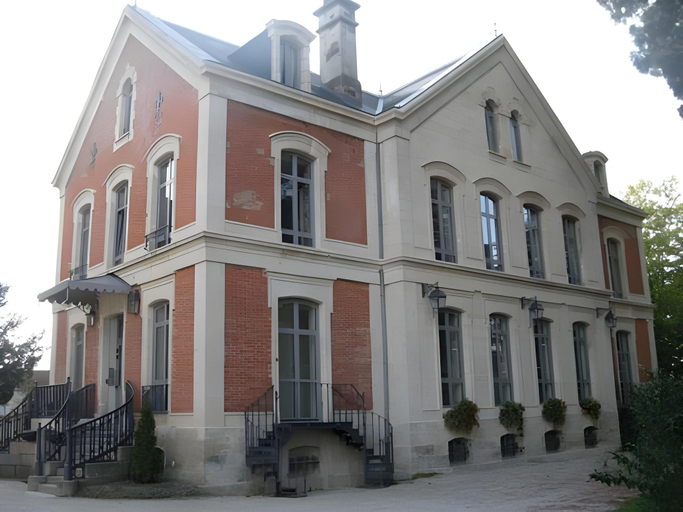Others 2, La Maison Des Officiers, Haute-Marne