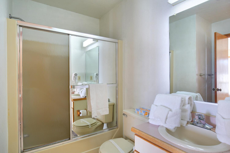 Bathroom 3, Barrier Island Station, Dare