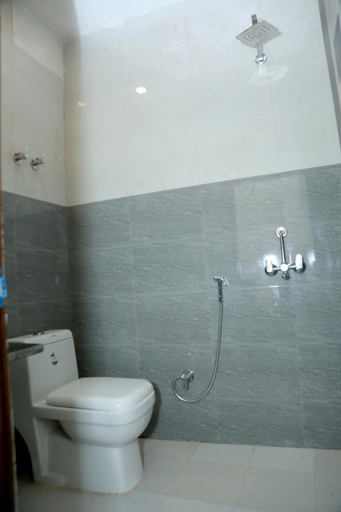 Bathroom 5