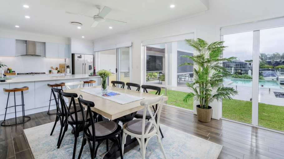 Others 5, Luxury & Style On The Canal, Caloundra - Caloundra S.