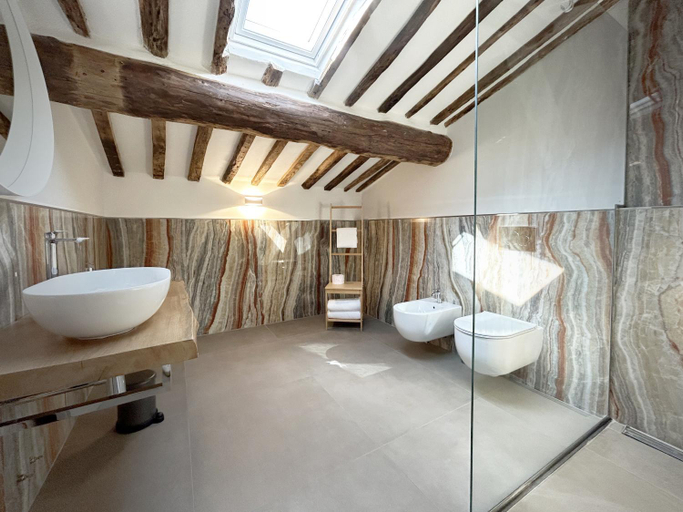 Bathroom 4