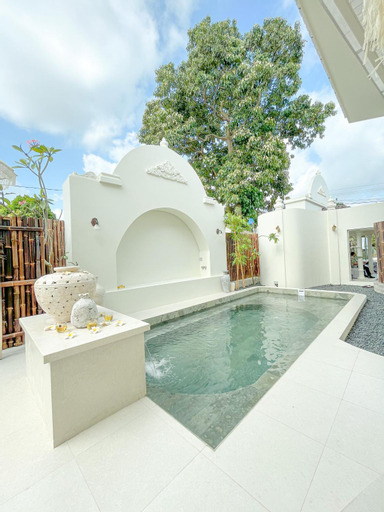 Kanjeng Heritage Villa by Raminten, Sleman