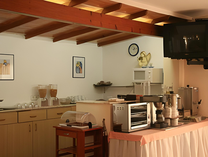 Others 4, Hostal Europa Punico, Baleares