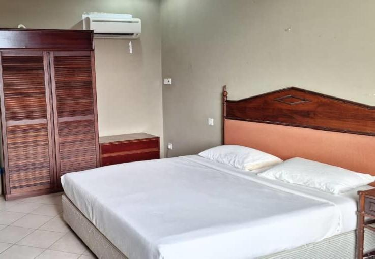 Bedroom 3, Hotel Ming Kiong, Meradong