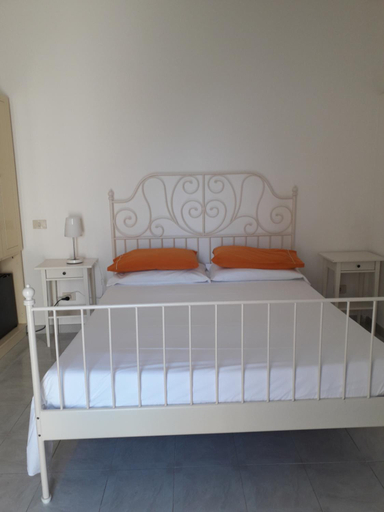Others 5, Sweet Home, Napoli