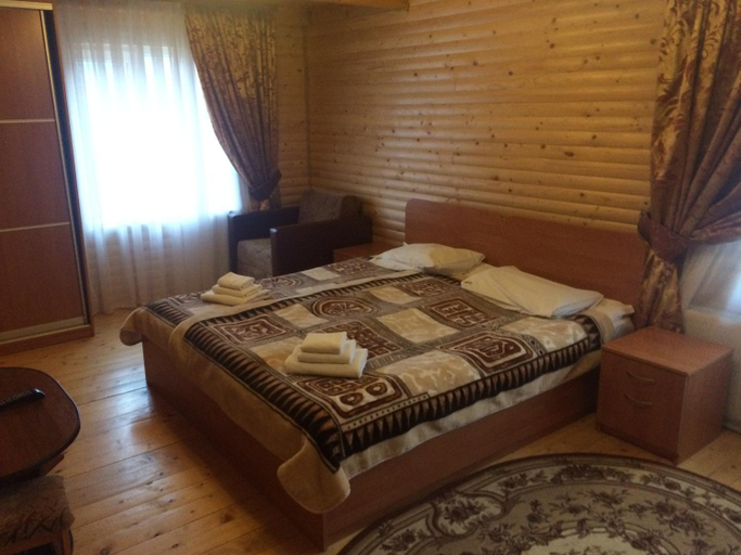 Bedroom 2, Sribni Rosy, Iaremchans'ka