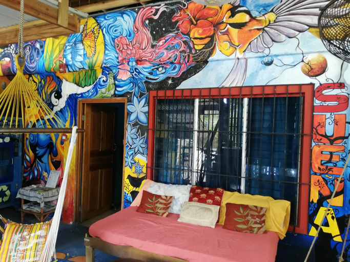 Others 5, Cliff's Hostel, Bocas del Toro