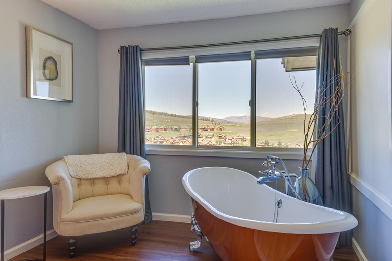 Bedroom 4, Ski-InandOut Granby Condo with Mtn Views and Balcony!, Grand