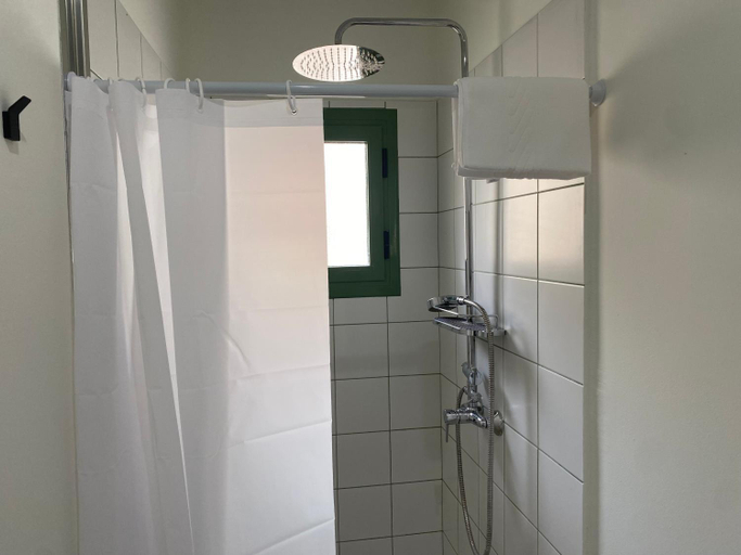 Bathroom 2, Les Filles (antiga Fonda de la Parra), Tarragona