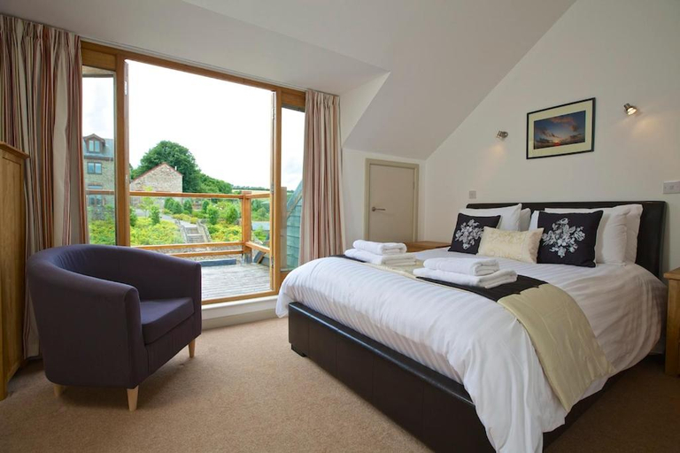Others 5, Dartmouth Green Lodges, Devon