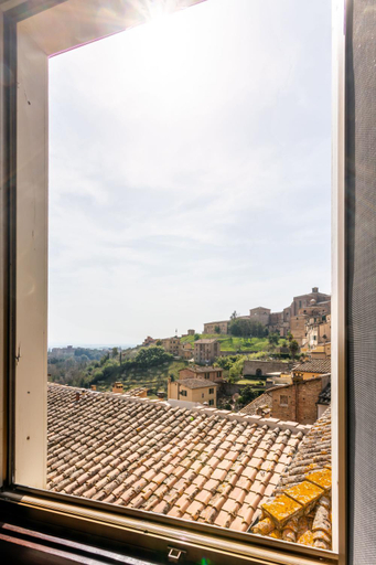 Others 3, La casa del Dupre, Siena