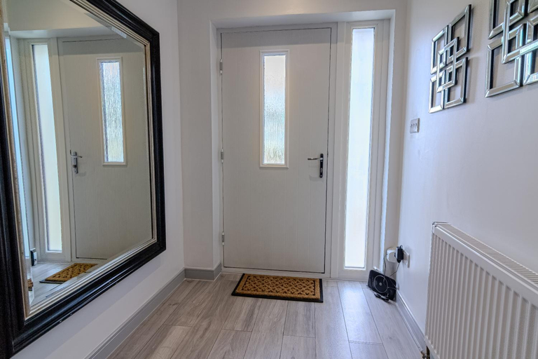 Others 2, Gorgeous Loft Room, London