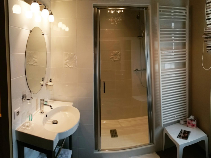 Bathroom 3, La Sauternaise, luxury Boutique B&B, Gironde