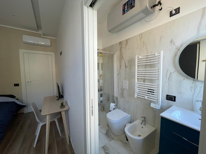 Others 4, Guest House Design Navigli, Milano